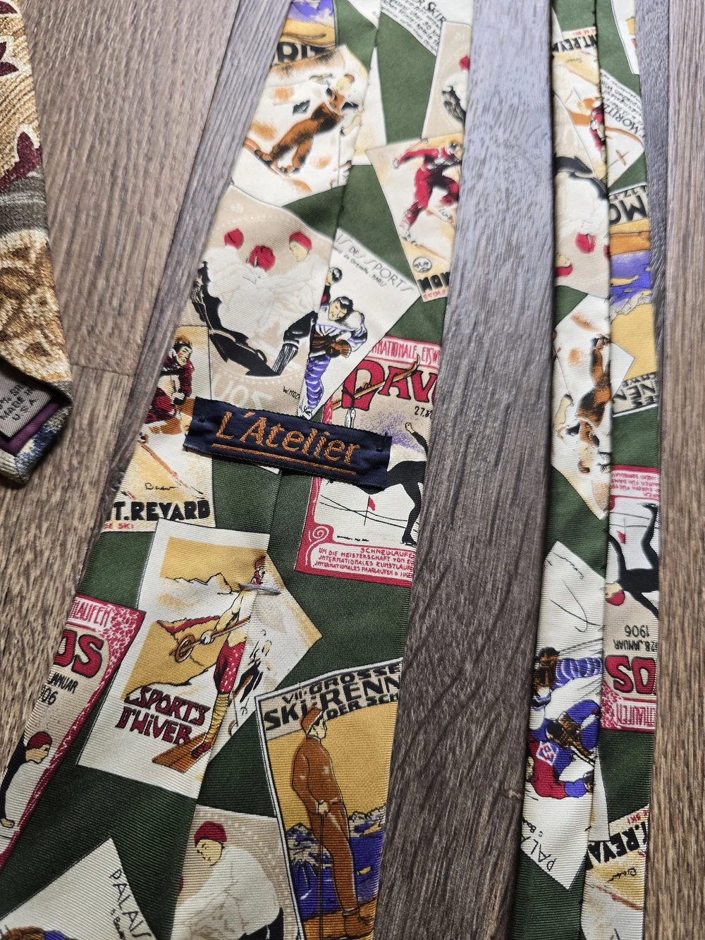 Vintage L' Atelier Structure TJW Men's Novelty Print Silk Tie